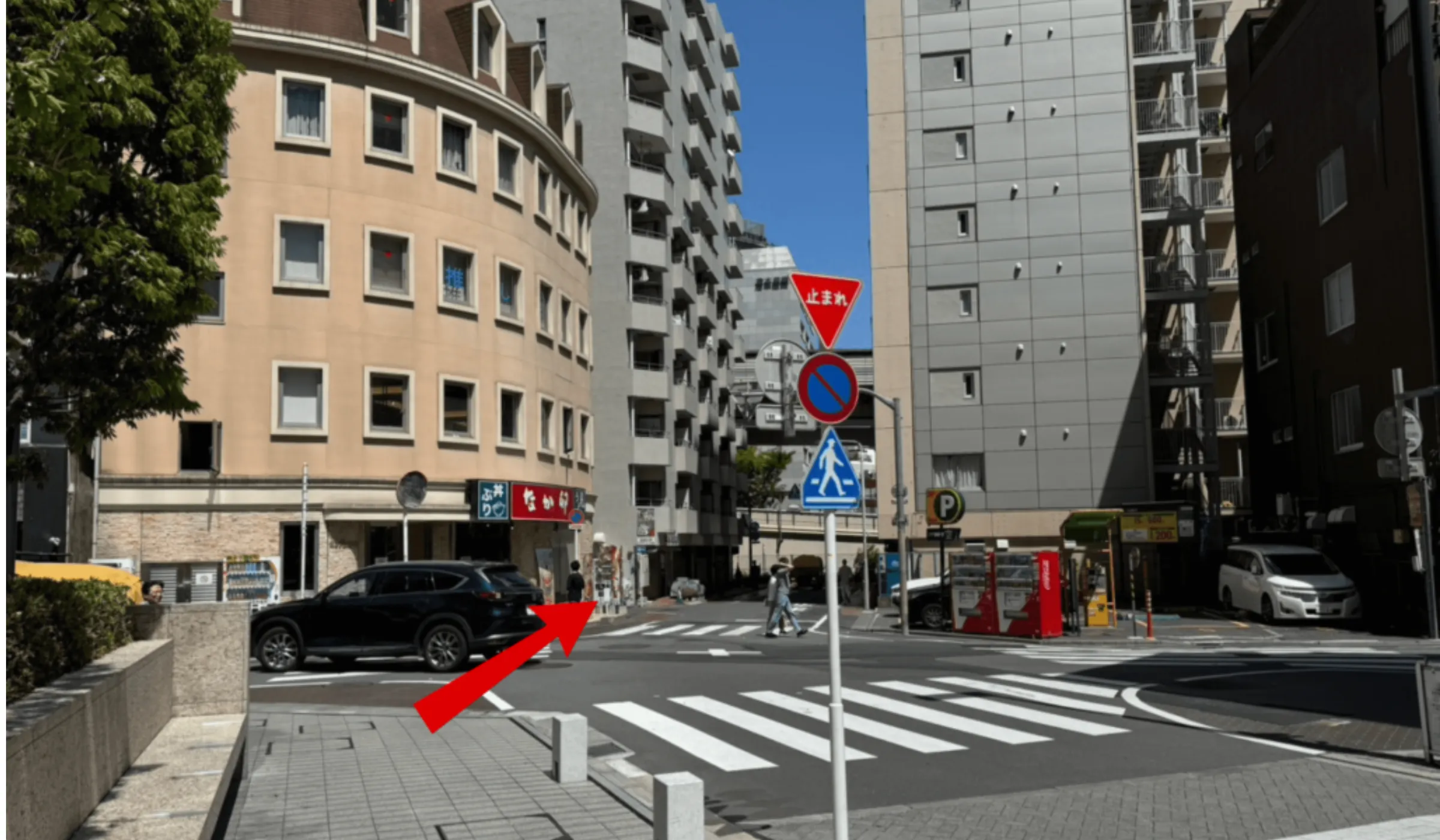 なか卯の前の道